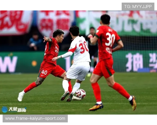 中超球队在赛季末段呈现冲刺态势排名变动频繁，中超阶段比赛